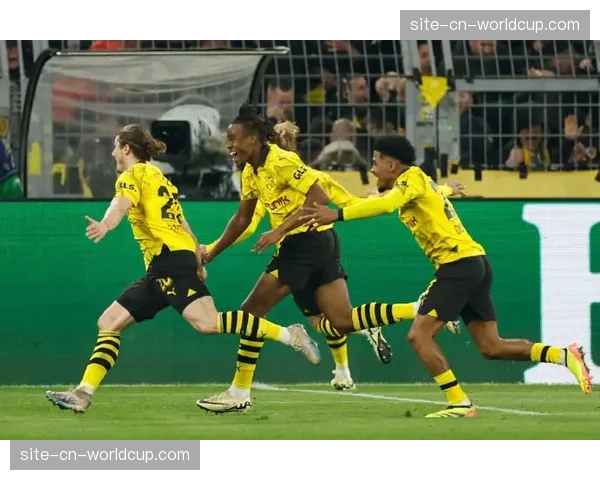 “时隔五年重返欧冠四强,马德里竞技的防守哲学再度奏效” “时隔五年重返欧冠四强,马德里竞技的防守哲学再度奏效”